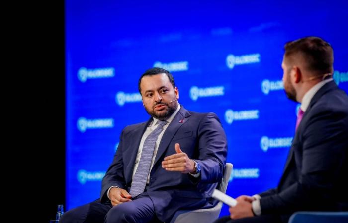وزير الدولة بوزارة الخارجية يشارك بمنتدى غلوبسيك 2026 في براغ