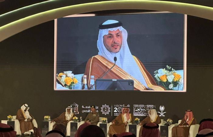 وزير
      الخارجية
      السعودي
      يبحث
      هاتفياً
      مع
      نظيره
      البرتغالي
      مستجدات
      الأوضاع
      بالمنطقة