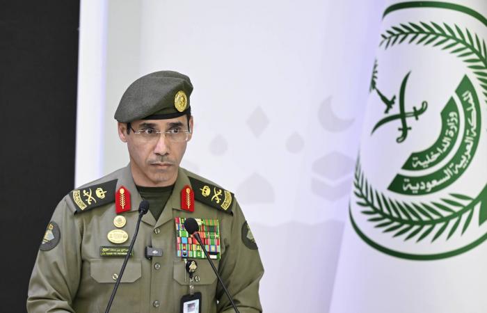 «قطار
      الحرمين»
      ينقل
      800
      ألف
      راكب
      منذ
      إطلاق
      خطة
      الحج