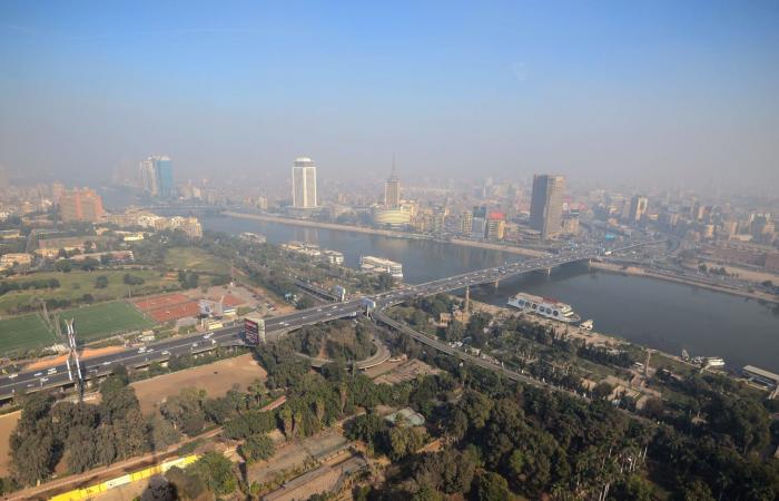 مصر.. فيديو رجل ضخم وما فعله بشارع يلاقي رواجا والأمن يعلق
