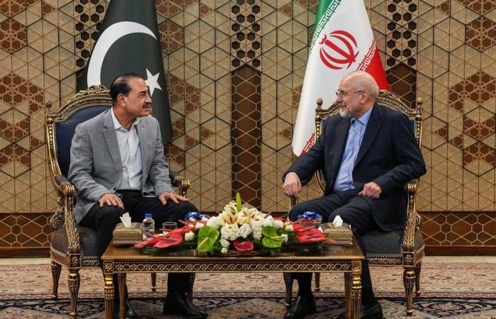 تركيا:
      أزمة
      المعارضة
      تتفاعل
      انتظاراً
      لتوافق
      على
      حل