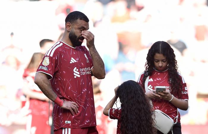 ليفربول
      يتعادل
      مع
      برينتفورد...
      وصلاح
      يقوم
      بسجدته
      الأخيرة
      في
      «أنفيلد»