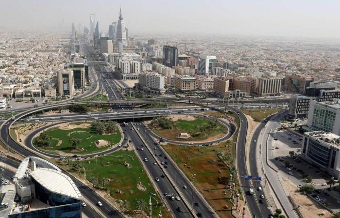 «المركزي»
      الأوروبي:
      نواجه
      ضغوطاً
      لرفع
      الفائدة
      مع
      تفاقم
      أزمة
      حرب
      إيران