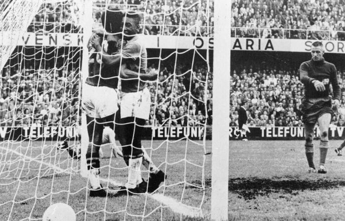 مونديال
      السويد
      1958:
      ولادة
      الملك...
      تشوّه
      خِلقي
      «رائع»
      والسياسة
      تنهي
      أسطورة
      المجر
