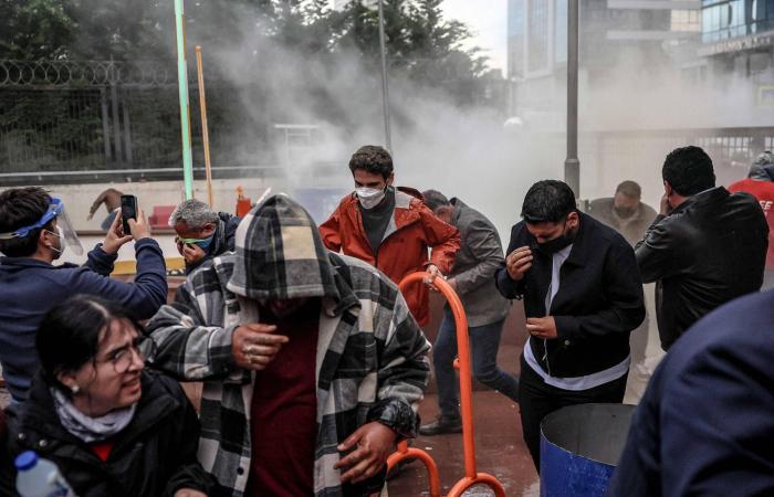 إعادة
      انتخاب
      قاليباف
      رئيساً
      للبرلمان
      الإيراني