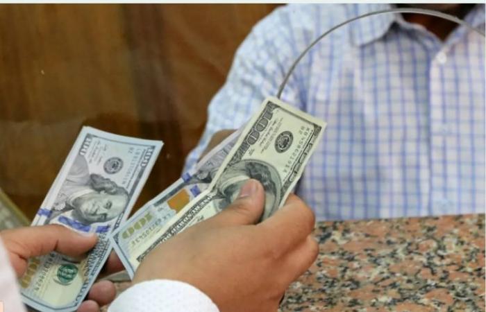 النفط
      يعمق
      خسائره
      إلى
      6
      %
      مع
      اقتراب
      واشنطن
      وطهران
      من
      اتفاق
      سلام