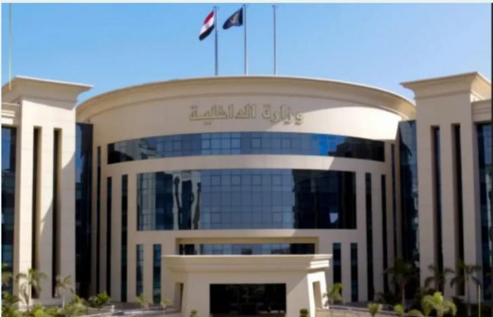 النفط
      يعمق
      خسائره
      إلى
      6
      %
      مع
      اقتراب
      واشنطن
      وطهران
      من
      اتفاق
      سلام