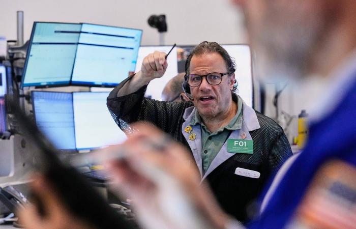 «موديز»
      تبدّد
      آمال
      انتعاش
      اقتصاد
      لبنان...
      وترجّح
      انكماشه
      14
      %