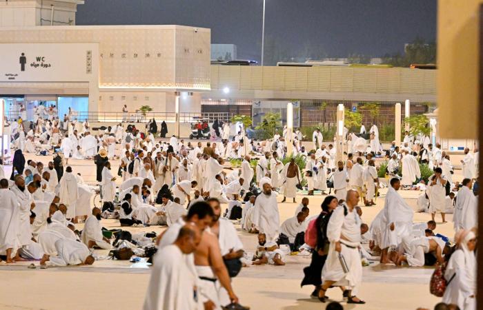 الحجاج
      يبيتون
      في
      مزدلفة...
      ويستعدون
      لرمي
      جمرة
      العقبة