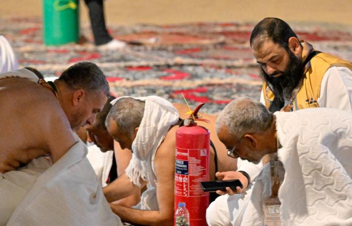 ضيوف
      الرحمن
      ينفرون
      إلى
      مزدلفة
      بسلام