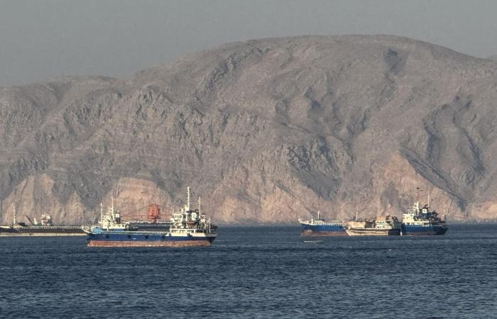 هيئة بحرية: ناقلة نفط تُبلغ عن انفجار قبالة سواحل سلطنة عُمان