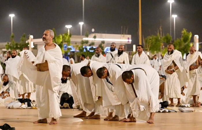 ضيوف
      الرحمن
      ينفرون
      إلى
      مزدلفة
      بسلام