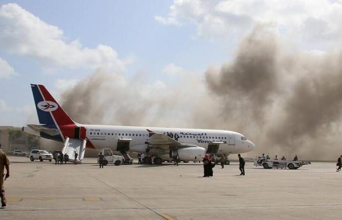 وزير
      النقل
      اليمني
      لـ«الشرق
      الأوسط»:
      نسعى
      لتطوير
      ميناءين
      مطلين
      على
      بحر
      العرب