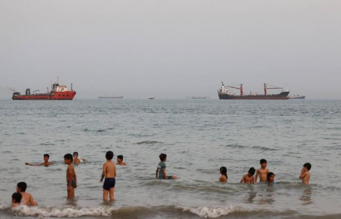 بيسنت:
      أميركا
      لن
      تفرض
      قيوداً
      على
      سفر
      المسلمين
      للحج 