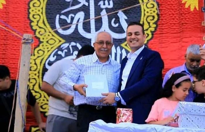الجزائر:
      مقصلة
      «المال
      الفاسد»
      تلتهم
      مزيداً
      من
      المترشحين
      للبرلمان
