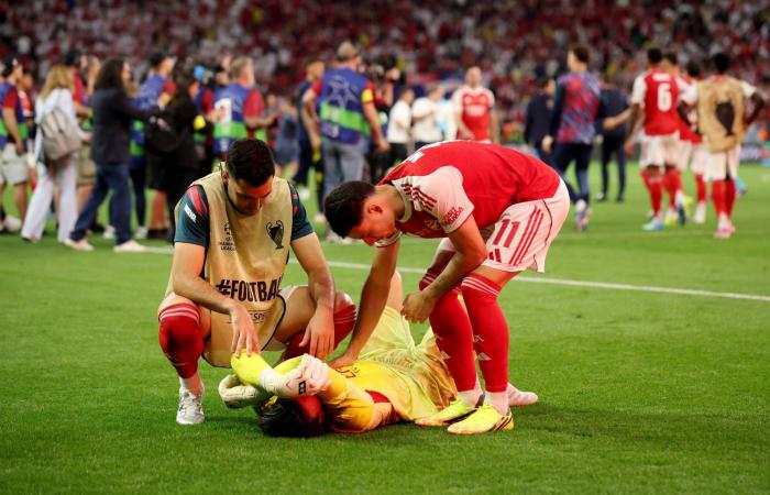 إنريكي
      بعد
      اللقب
      الأوروبي
      الثاني:
      لا
      أهتم
      بلقب
      أسطورة!