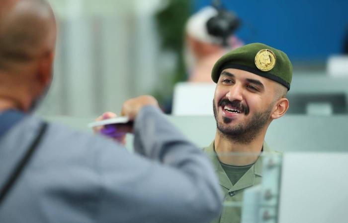 السعودية
      تبدأ
      إصدار
      تأشيرات
      العمرة
      تزامناً
      مع
      مغادرة
      قوافل
      الحجيج