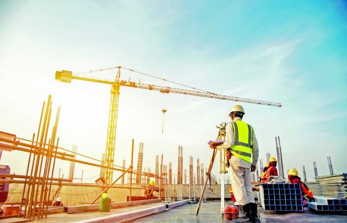 وزارة العمل: بدء تطبيق قرار الاحتياطات اللازمة لحماية العمال من الإجهاد الحراري