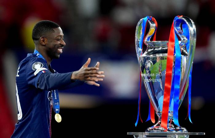 آرسنال
      يحتفل
      بلقب
      الدوري
      الإنجليزي
      بعد
      يوم
      من
      الخيبة
      الأوروبية