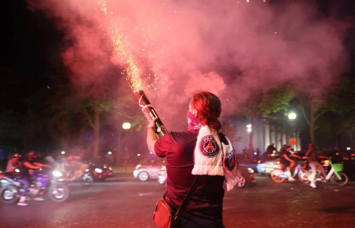 دوري
      أبطال
      أوروبا:
      شغب
      في
      باريس
      وتوقيف
      نحو
      780
      شخصاً
      بعد
      تتويج
      سان
      جيرمان