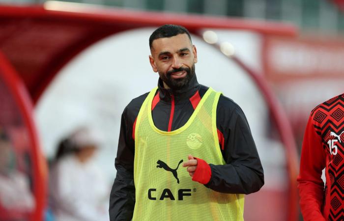 هذا ما فعله مشجعون لحظة رؤية محمد صلاح وهو يتجول في شوارع أمريكا
