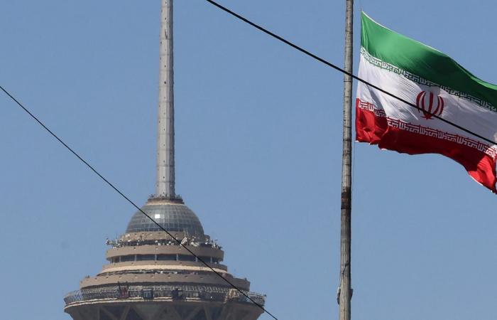 إعلام إيراني يزعم "تراجع" أمريكا عن مطلب بارز بآخر مقترح أرسلته لطهران.. ما هو؟