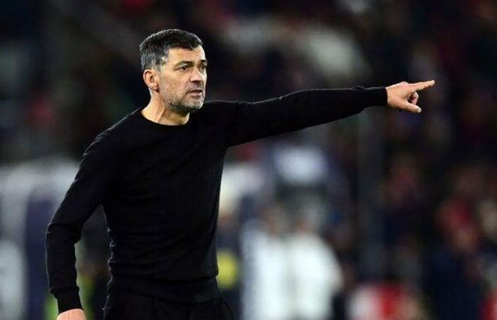 اتحاد جدة السعودي يقيل مدربه البرتغالي كونسيساو