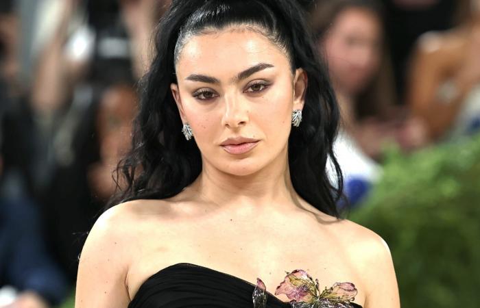موجة من الموسيقى القاتمة تسيطر على إصدارات نجمات البوب هذا الصيف