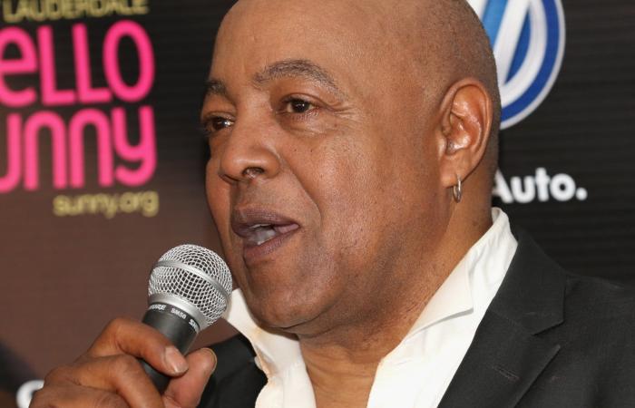 أسطورة أغاني ديزني الرومانسية.. رحيل بيبو برايسون عن عمر ناهز 75 عامًا