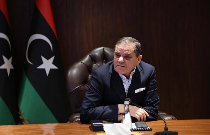 ليبيا:
      تقرير
      أممي
      يتهم
      صدام
      حفتر
      بـ«تهريب
      النفط»...
      و«الاستقرار»
      تطعن