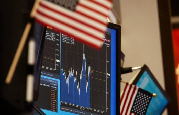 مؤشرات الأسهم الأمريكية تغلق على انخفاض