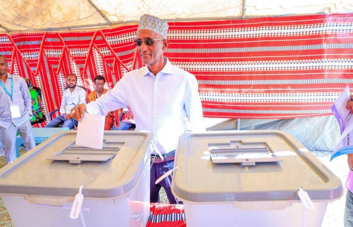 تجدد
      الهجمات
      على
      فرق
      دفن
      ضحايا
      «إيبولا»
      في
      الكونغو