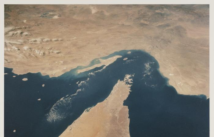 تحليل.. نفوذ إيران على مضيق هرمز باق وما البدائل أمام دول الخليج؟