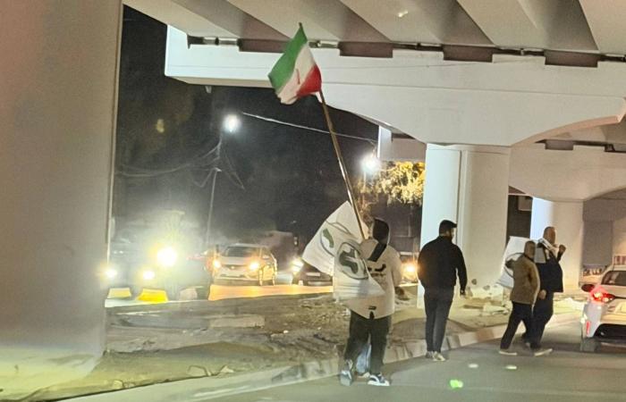 ثلاث
      هدايا
      ثمينة
      لطهران
      من
      صدام
      وبن
      لادن
      وبوش
      الابن