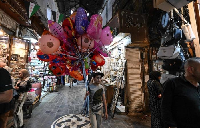 إندونيسيا
      تُقرّ
      قانوناً
      يوسّع
      دور
      البنك
      المركزي
      في
      دعم
      النمو