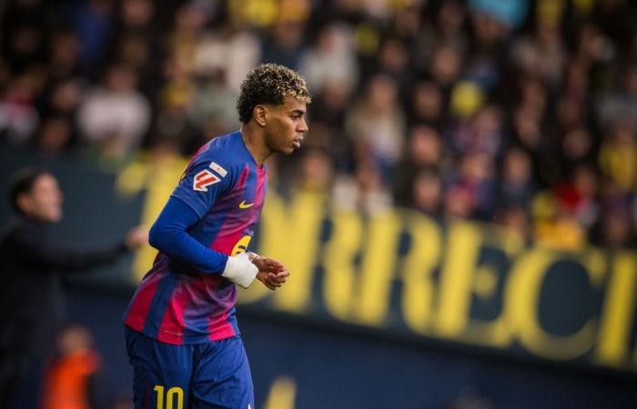 لامين يامال نجم برشلونة يفوز بجائزة أفضل لاعب في الدوري الإسباني