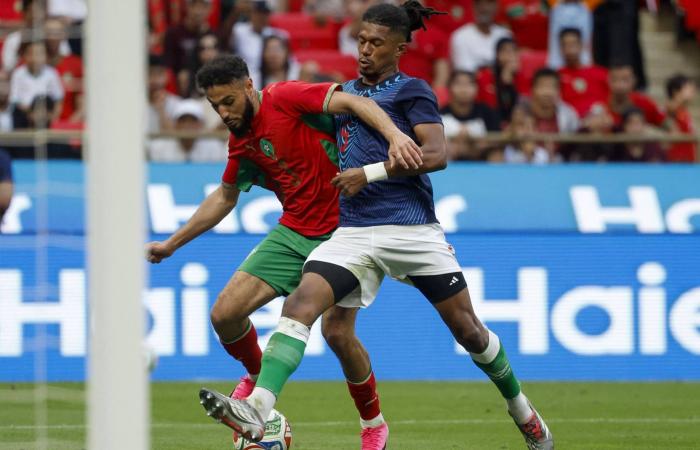 أسود
      البرميرليغ
      الأربعة...
      جودة
      إنجليزية
      تقود
      طموح
      المغرب
      في
      مونديال
      2026