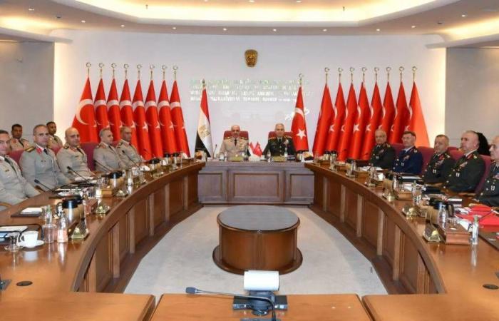 «حرب
      إيران»
      تدفع
      التعاون
      العسكري
      بين
      مصر
      وتركيا...
      وإسرائيل
      قلقة
