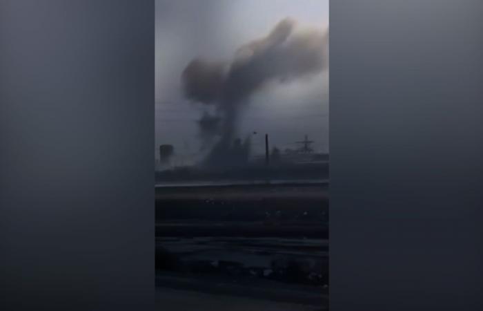 قصف إسرائيلي على مصنع للبتروكيماويات في إيران وسط أول تبادل هجمات منذ الهدنة