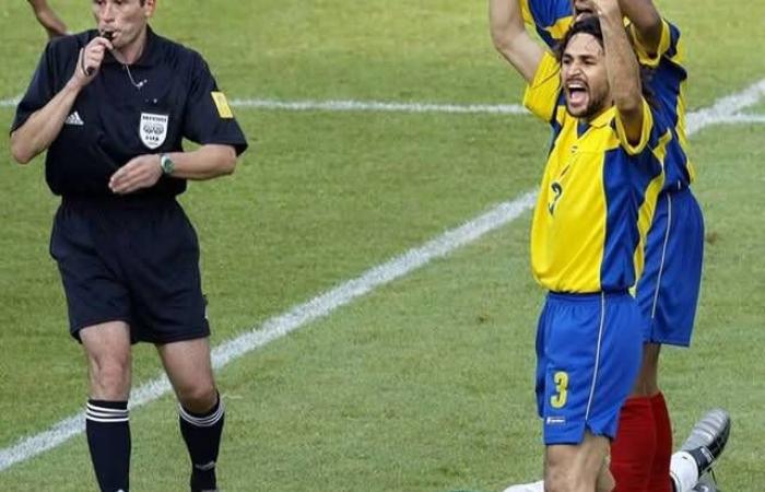 إريكسن
      يعيد
      فتح
      جراح
      الملاعب...
      نجوم
      سقطوا
      بين
      الحياة
      والموت
      أمام
      أنظار
      العالم