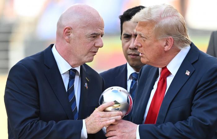 من
      بلاتيني
      إلى
      أرتان...
      أزمات
      متلاحقة
      تضرب
      «فيفا»
      عشية
      انطلاق
      كأس
      العالم