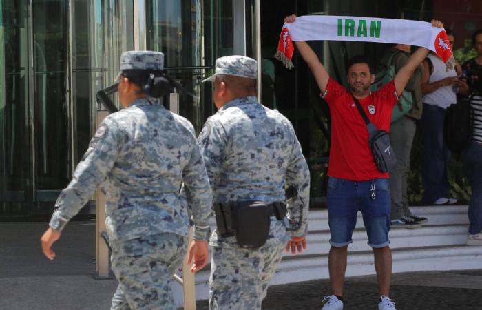 أزمات
      تلاحق
      «فيفا»
      عشية
      «المونديال»