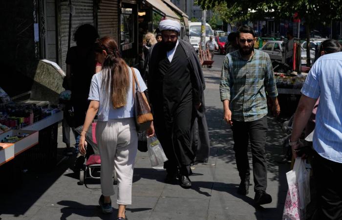 زورق
      مسيّر
      ينقذ
      طاقم
      «أباتشي»
      أميركية
      قرب
      هرمز