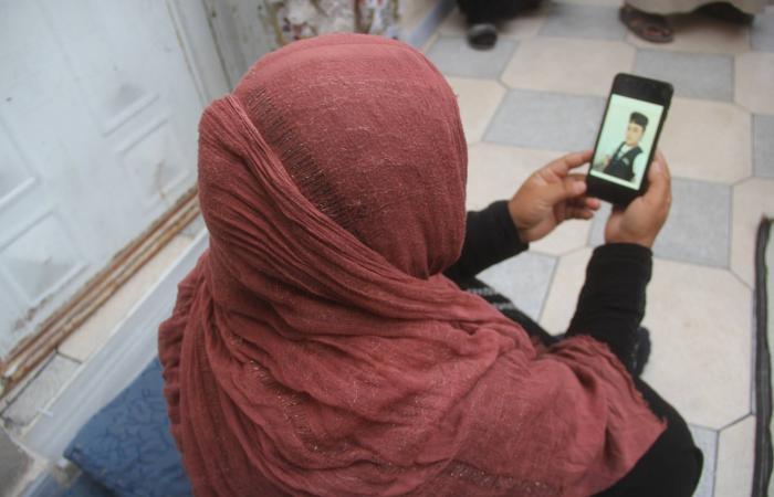 مقتل
      ثلاثة
      أشخاص
      في
      غارة
      إسرائيلية
      قرب
      صور
      في
      جنوب
      لبنان