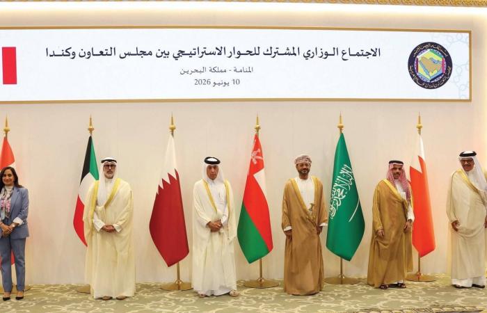 وزير
      الخارجية
      السعودي
      ونظيرته
      الكندية
      يناقشان
      تطورات
      المنطقة