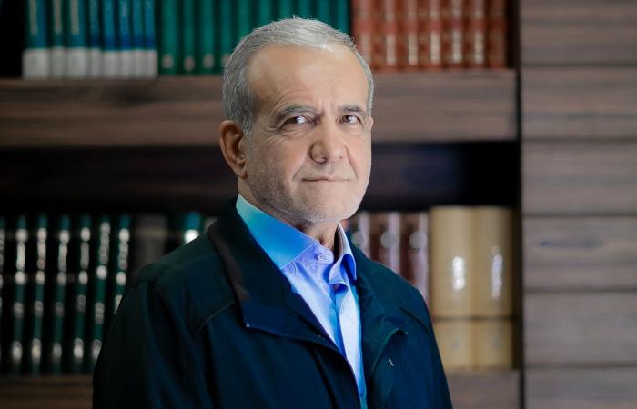 حالة "لا حرب ولا سلم".. الرئيس الإيراني يبين ما على طهران وواشنطن فعله