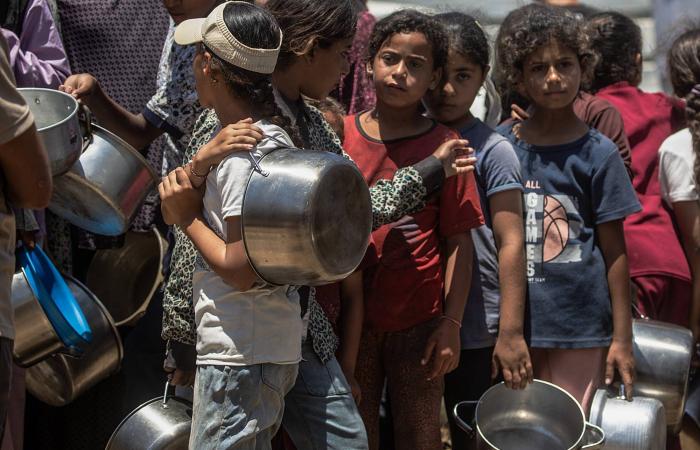 «الشرق
      الأوسط»
      تنشر
      نص
      تعديل
      الفصائل
      على
      «البند
      الثامن»
      من
      اتفاق
      غزة