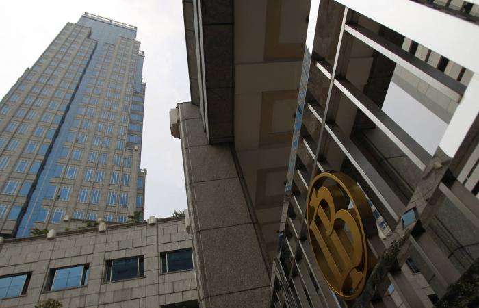 البنك
      الدولي
      يتوقع
      تباطؤ
      نمو
      إندونيسيا
      إلى
      5
      %
      في
      2026
      دون
      تقديرات
      الحكومة