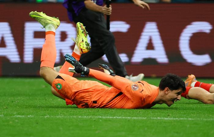 «قضاة
      الملاعب»
      المغاربة
      في
      المونديال...
      من
      أسطورة
      بلقولة
      إلى
      ثورة
      الجيل
      الرقمي