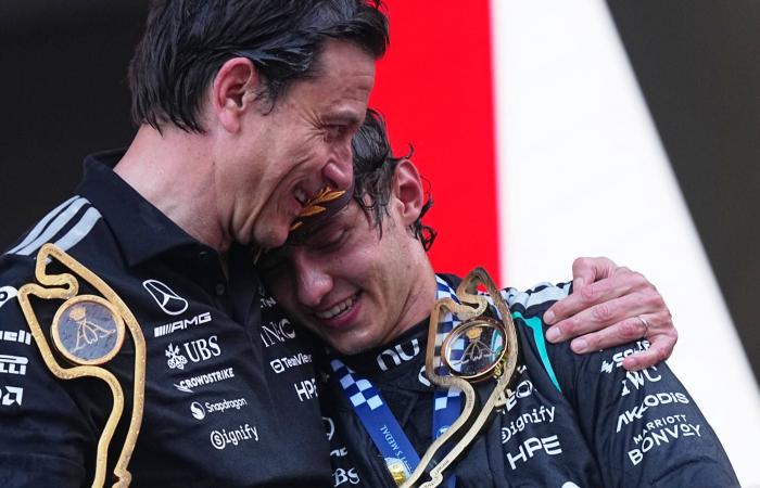 جمال
      وويليامز
      يشاركان
      في
      تدريبات
      إسبانيا
      قبل
      مواجهة
      الرأس
      الأخضر